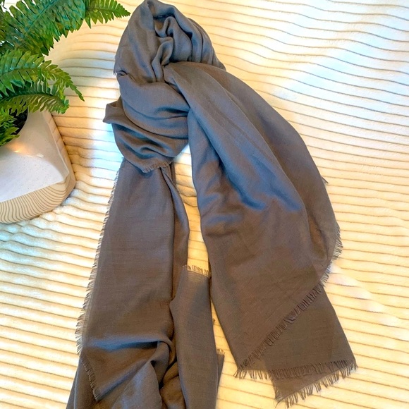 Accessories - 🌹 2 for $8 🌹 Grey Pashmina
